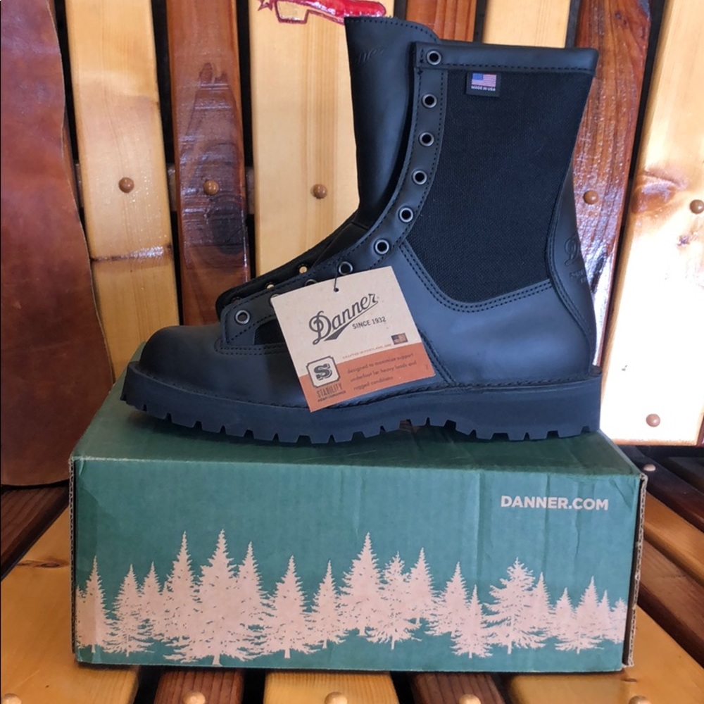 New in box Danner Acadia